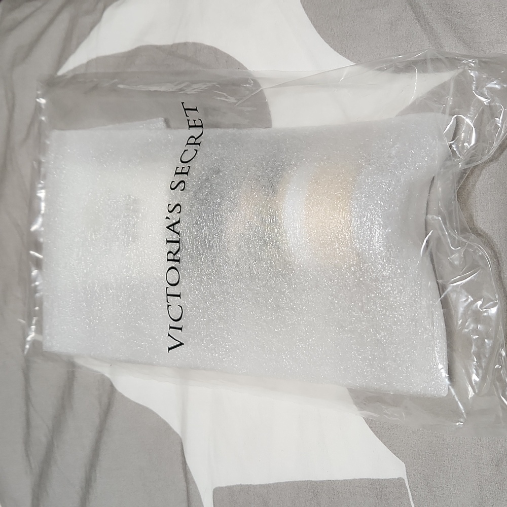 Victoria's Secret Limited Edition Desert Wonders Fragrance Lotion - Picture 5 of 5